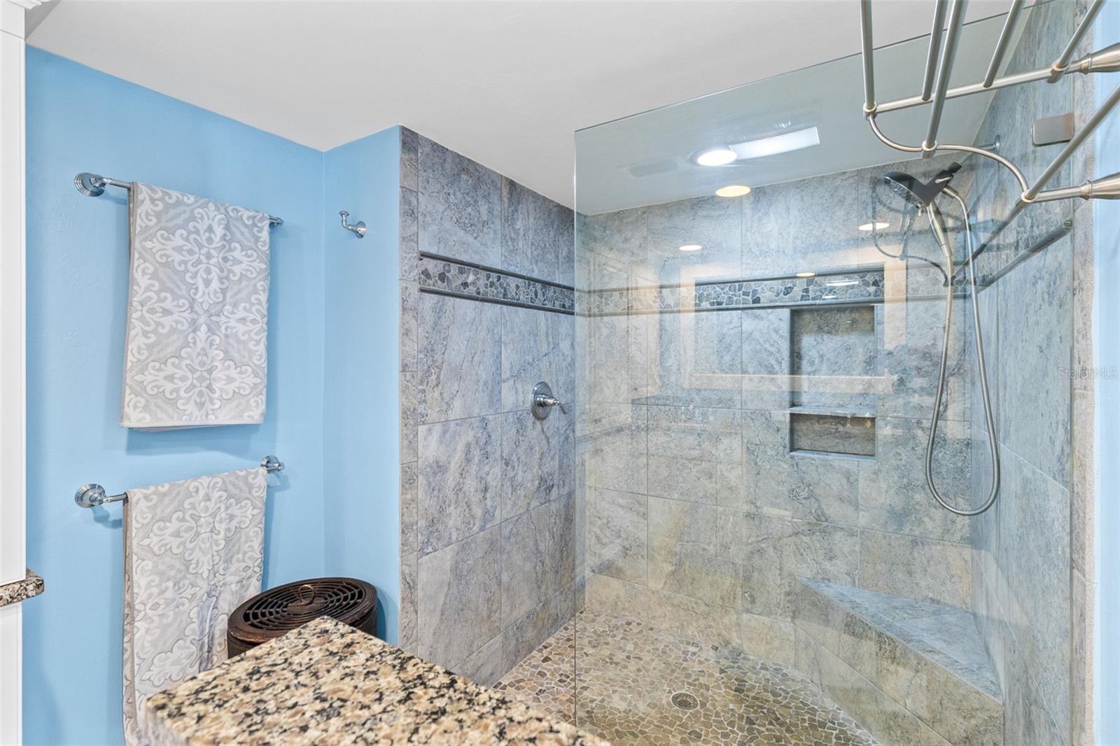 Image 27 of 77 For 845 Collier Court 306