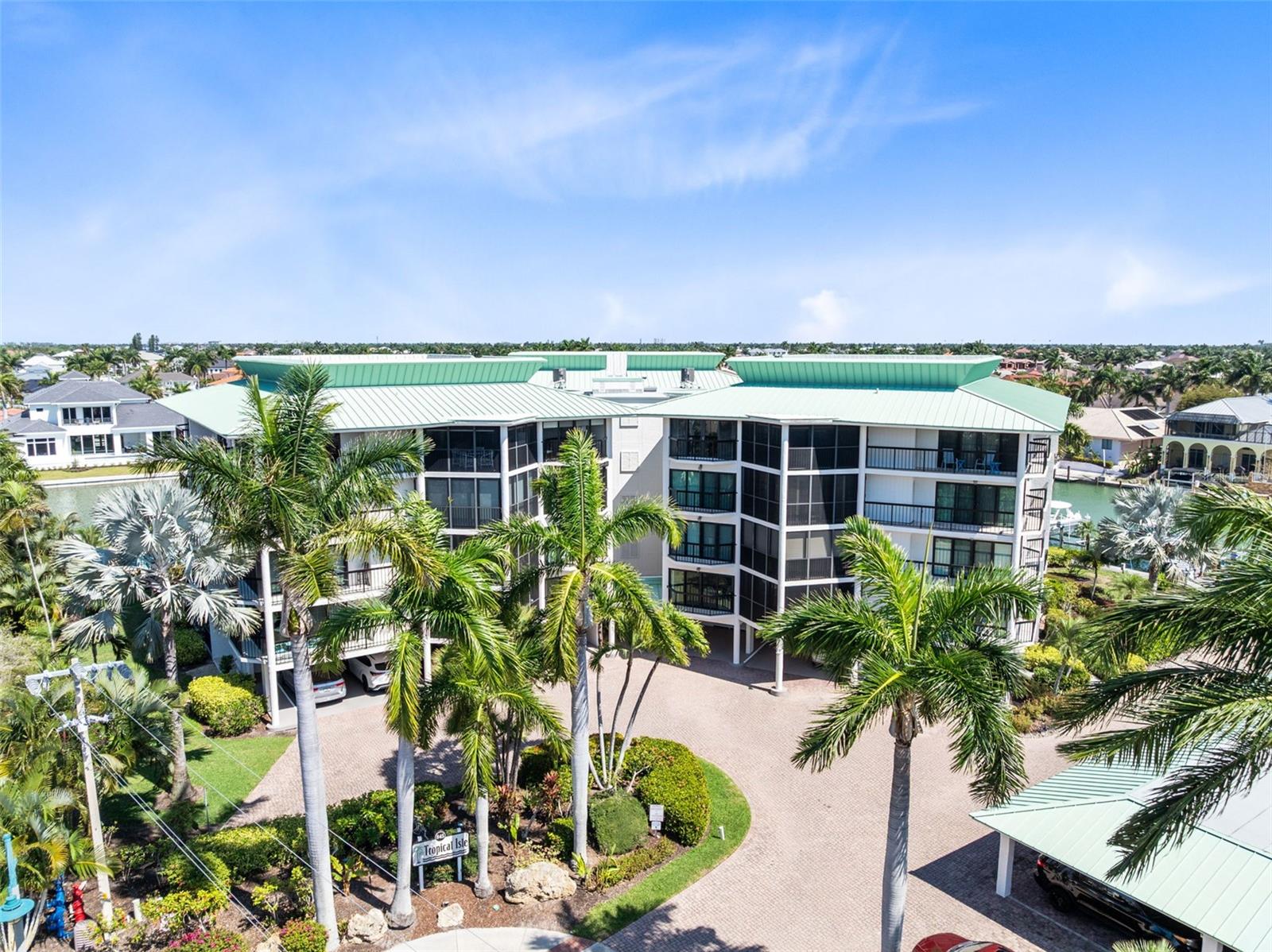 Image 5 of 77 For 845 Collier Court 306