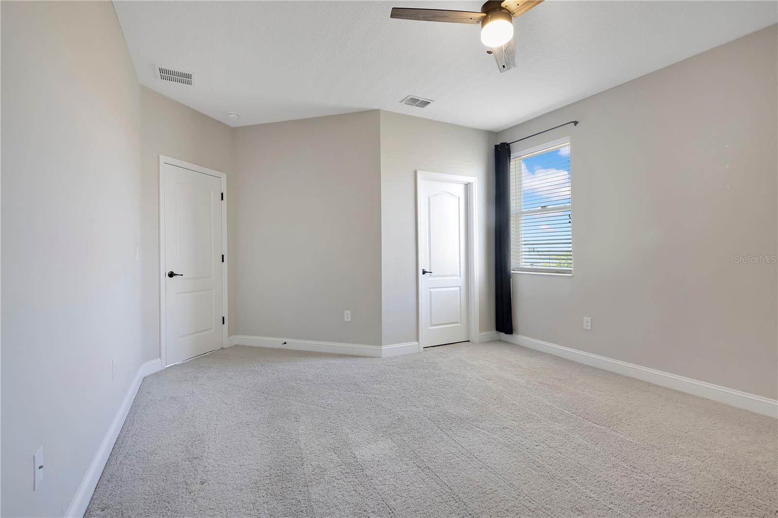 Image 26 of 74 For 15195 Lake Claire Overlook Drive