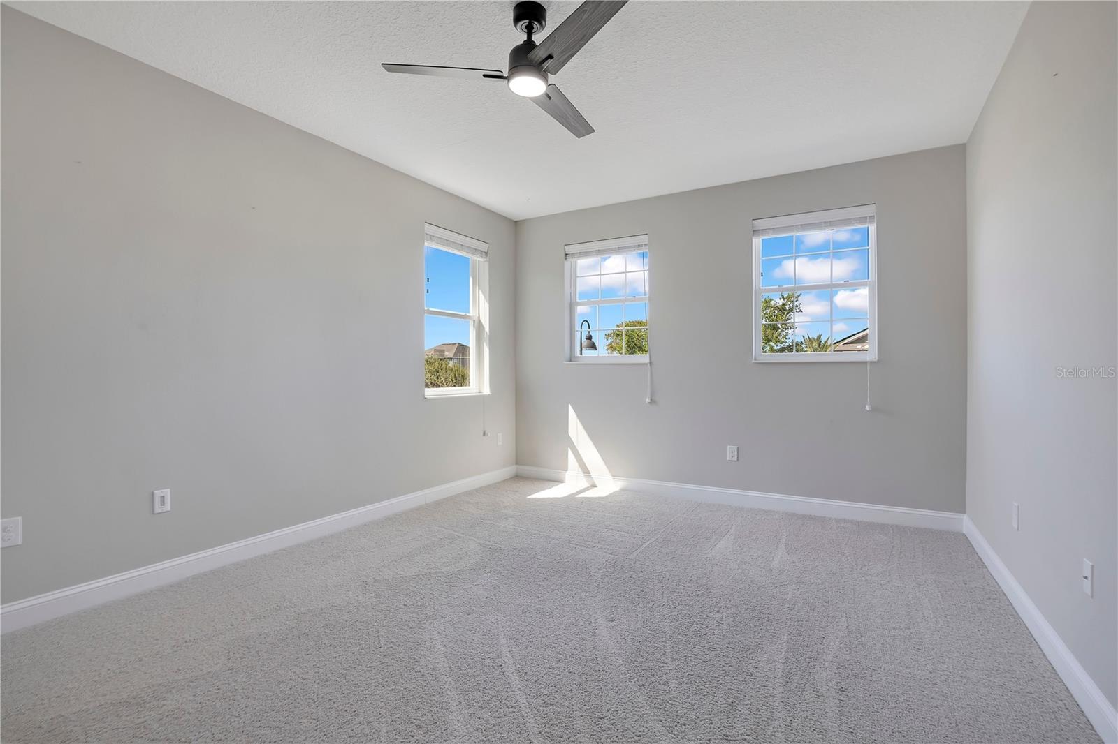 Image 28 of 74 For 15195 Lake Claire Overlook Drive