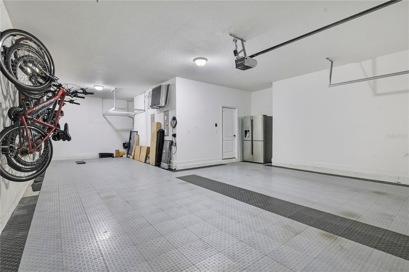 Image 41 of 74 For 15195 Lake Claire Overlook Drive