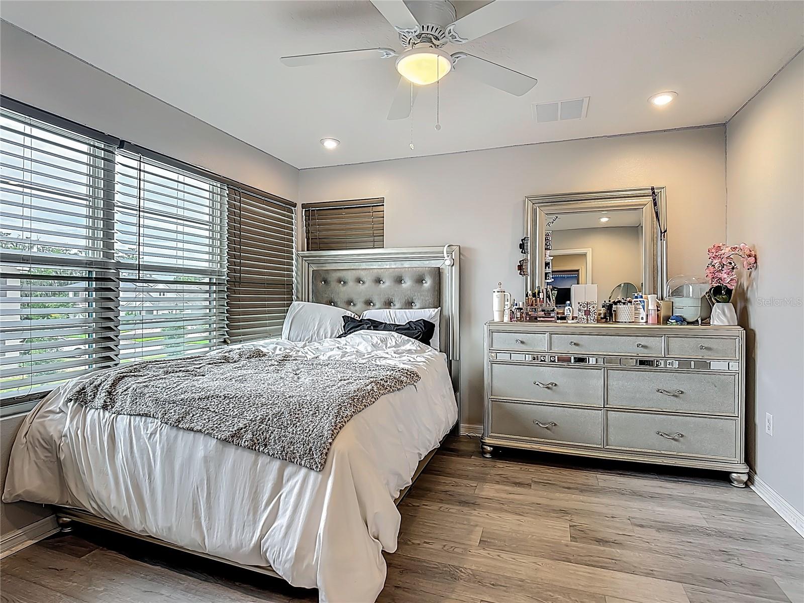 Image 37 of 86 For 2350 Avian Loop