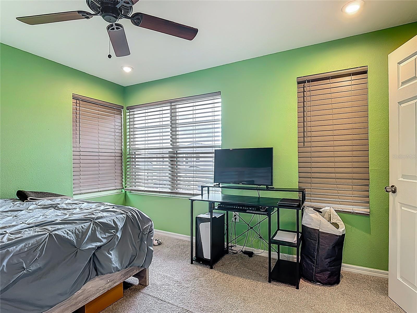 Image 43 of 86 For 2350 Avian Loop