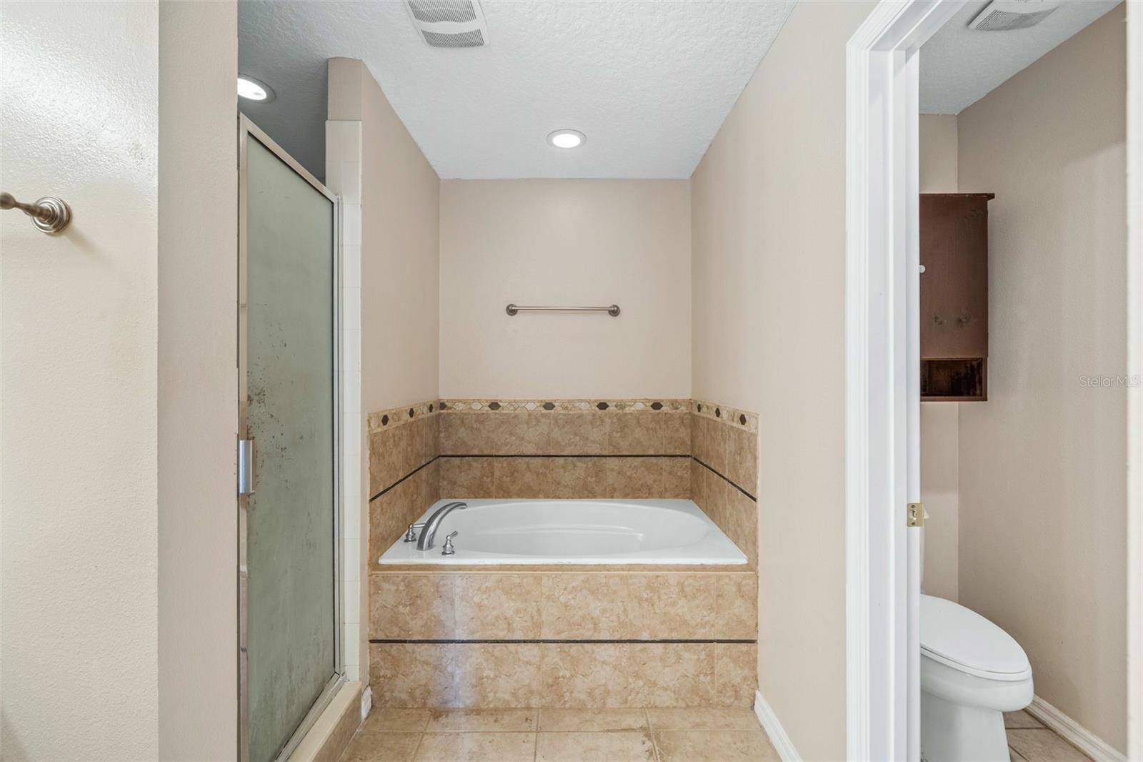 Image 13 of 22 For 9434 Silver Buttonwood Street