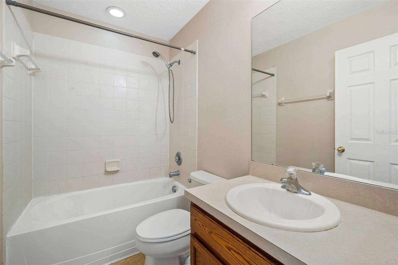 Image 16 of 22 For 9434 Silver Buttonwood Street