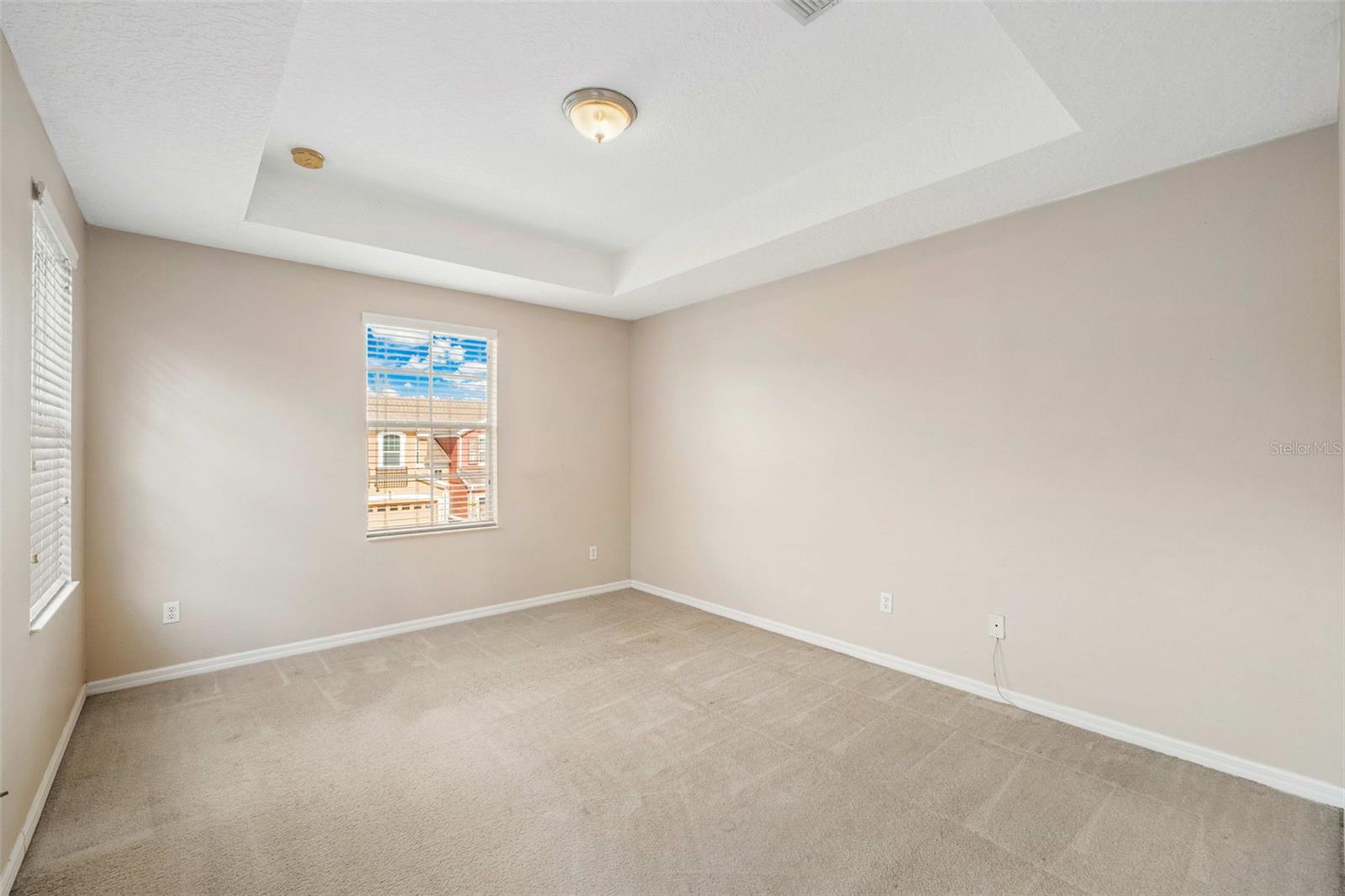 Image 17 of 22 For 9434 Silver Buttonwood Street