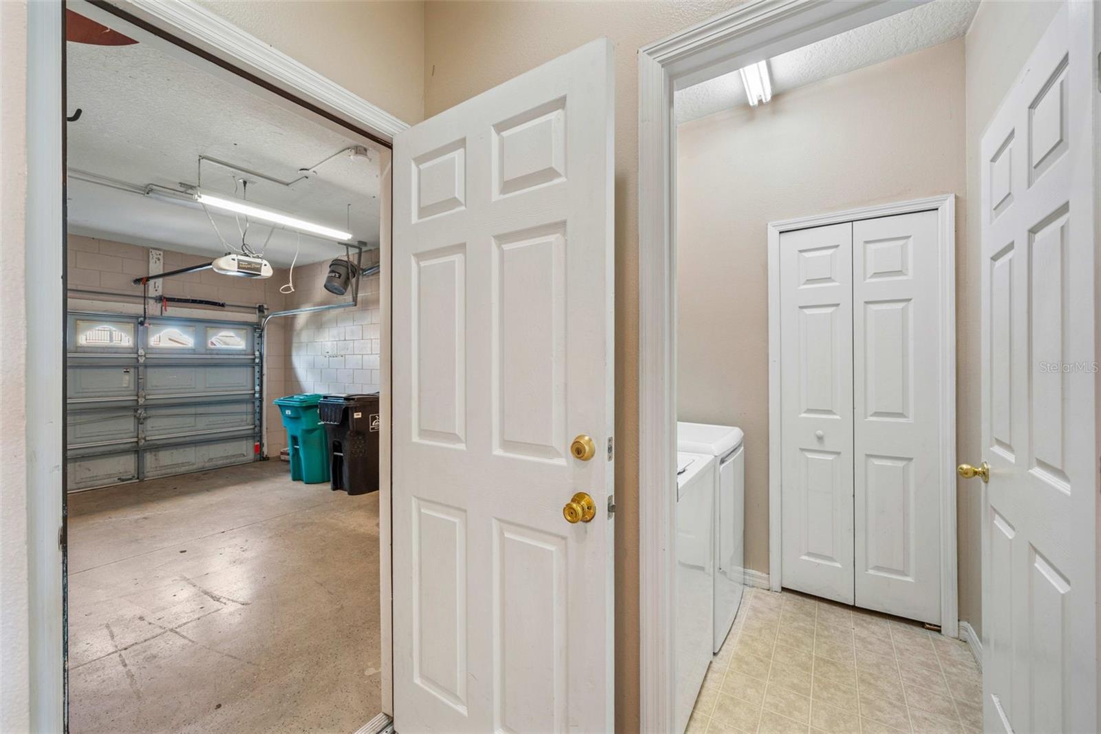 Image 19 of 22 For 9434 Silver Buttonwood Street