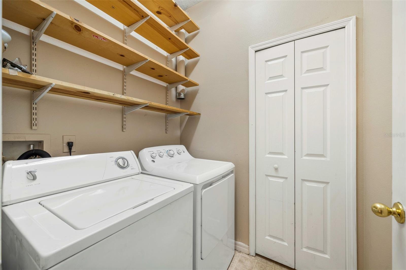 Image 20 of 22 For 9434 Silver Buttonwood Street