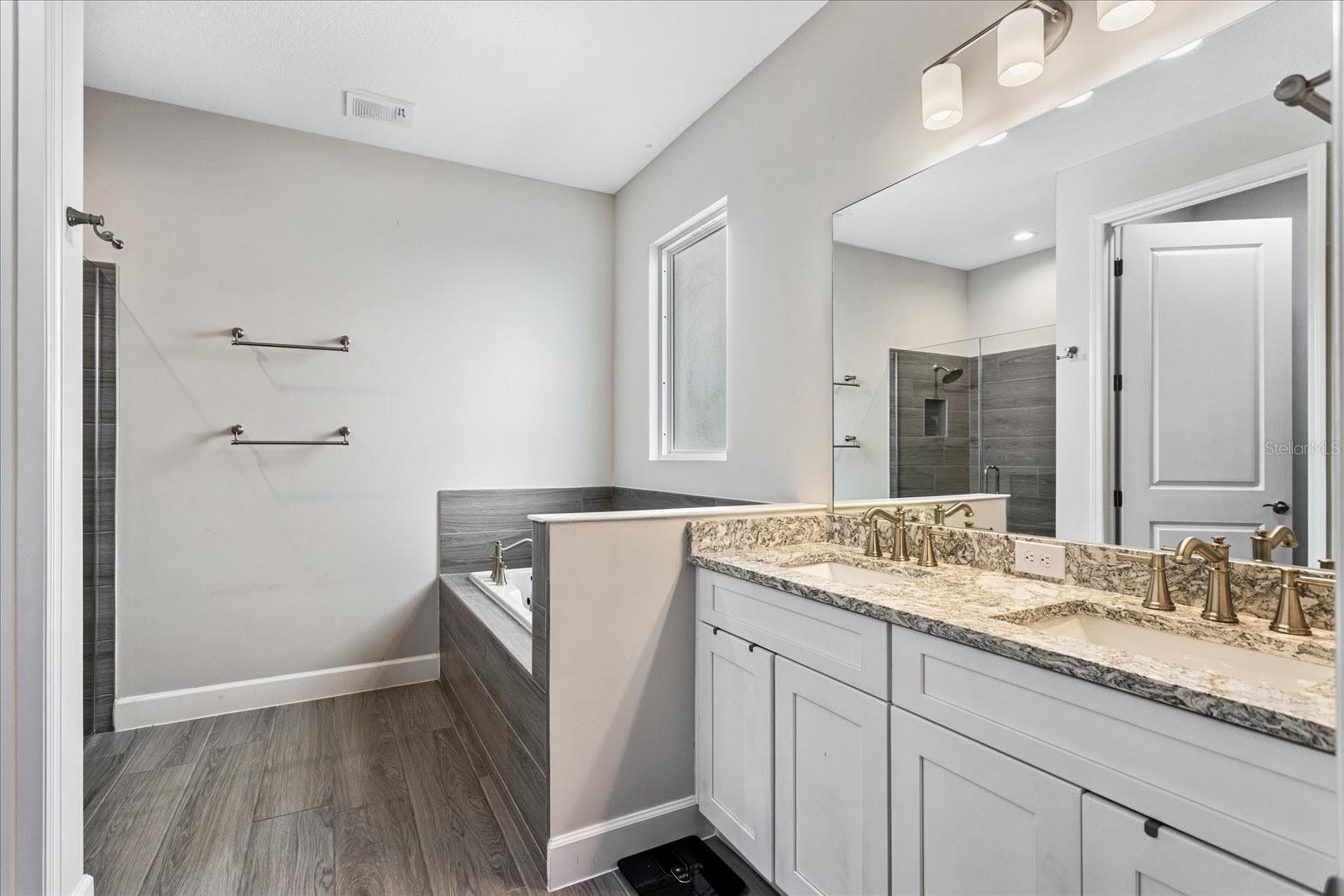 Image 18 of 46 For 264 Lady Alice Drive