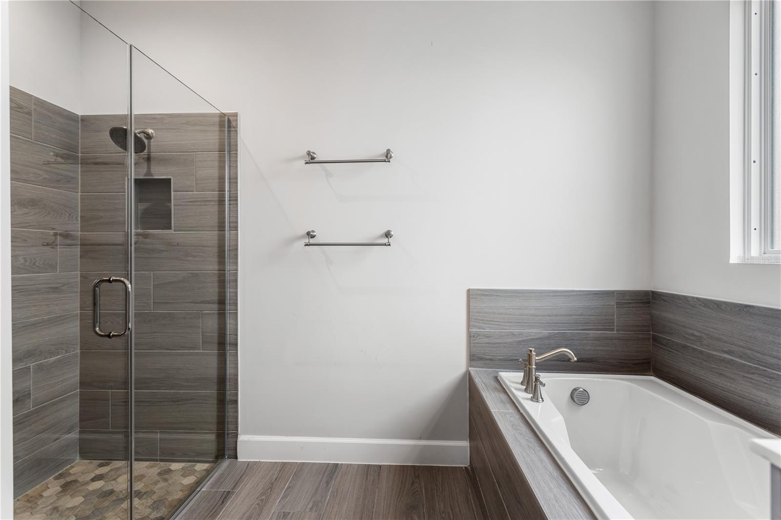 Image 19 of 46 For 264 Lady Alice Drive