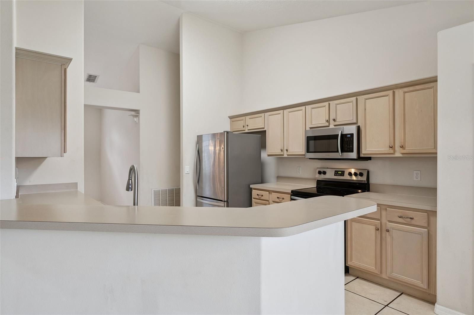 Image 11 of 48 For 827 Princeton Drive