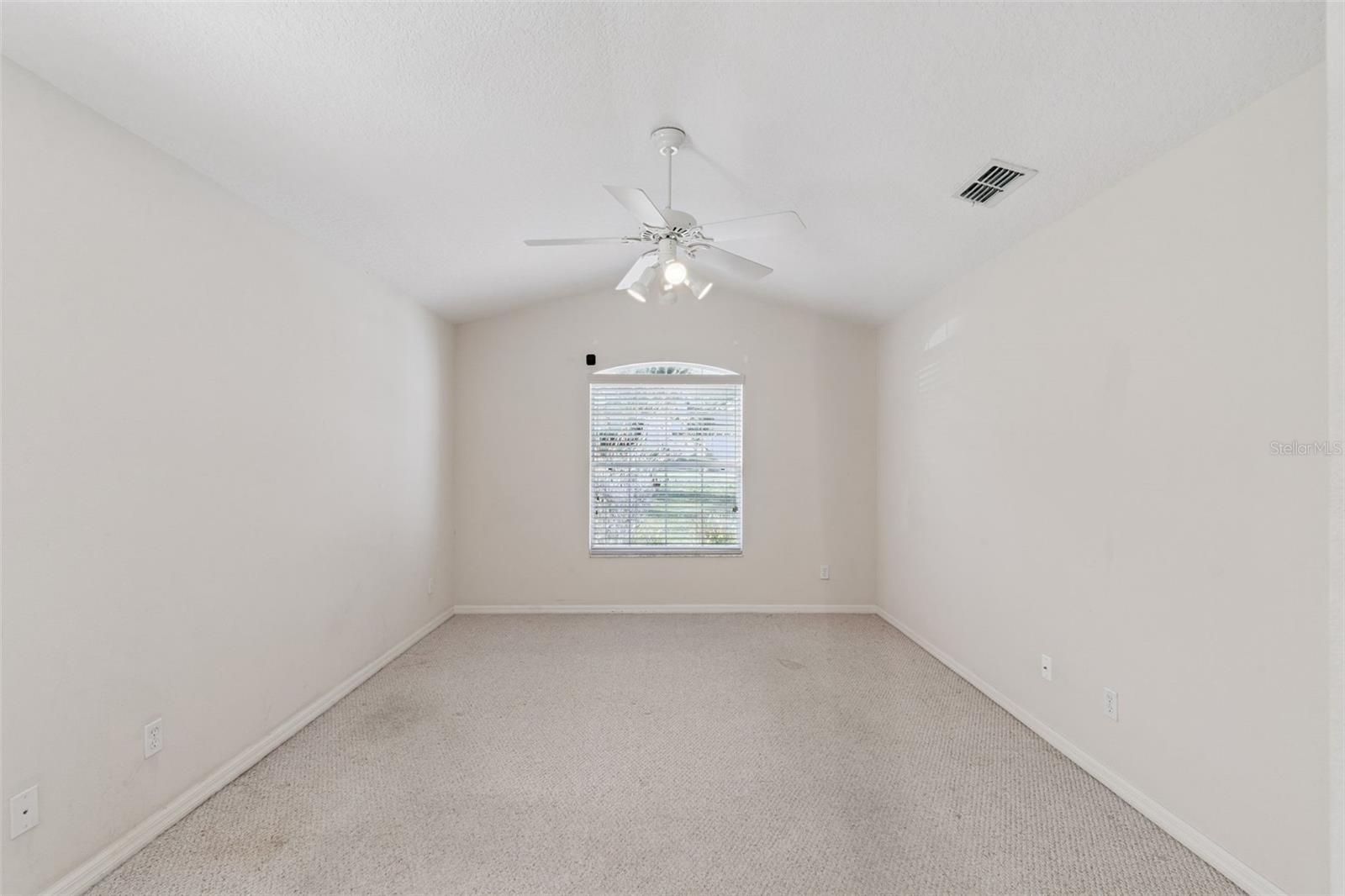 Image 17 of 48 For 827 Princeton Drive