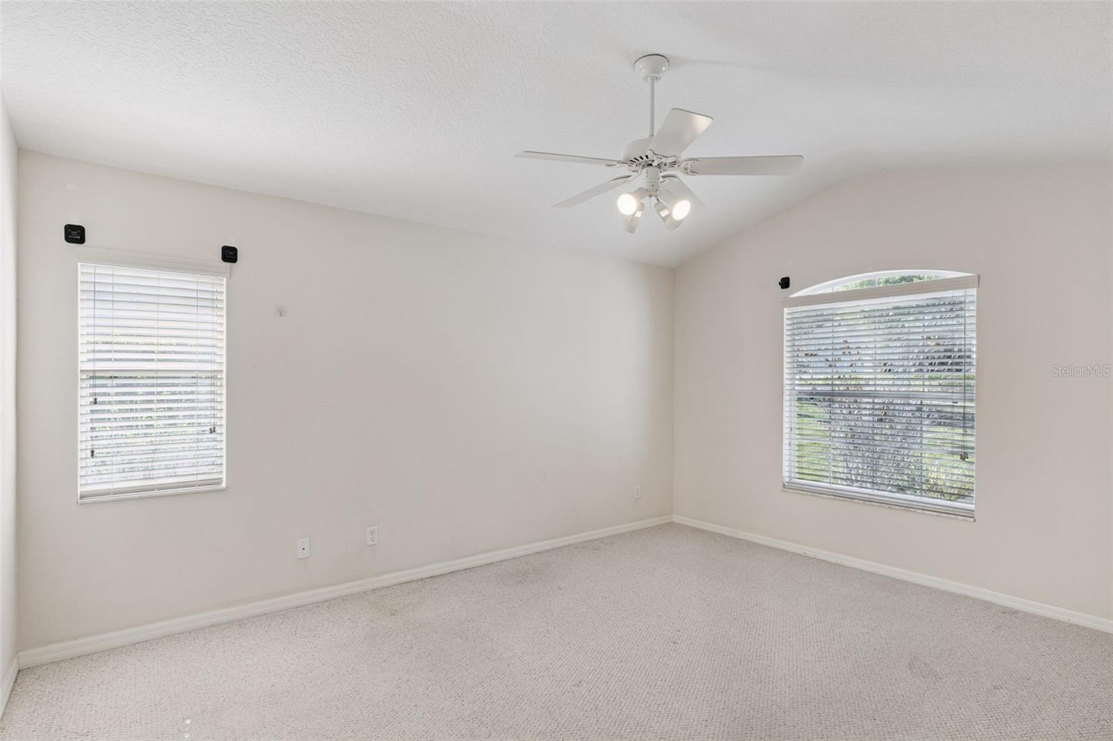 Image 18 of 48 For 827 Princeton Drive