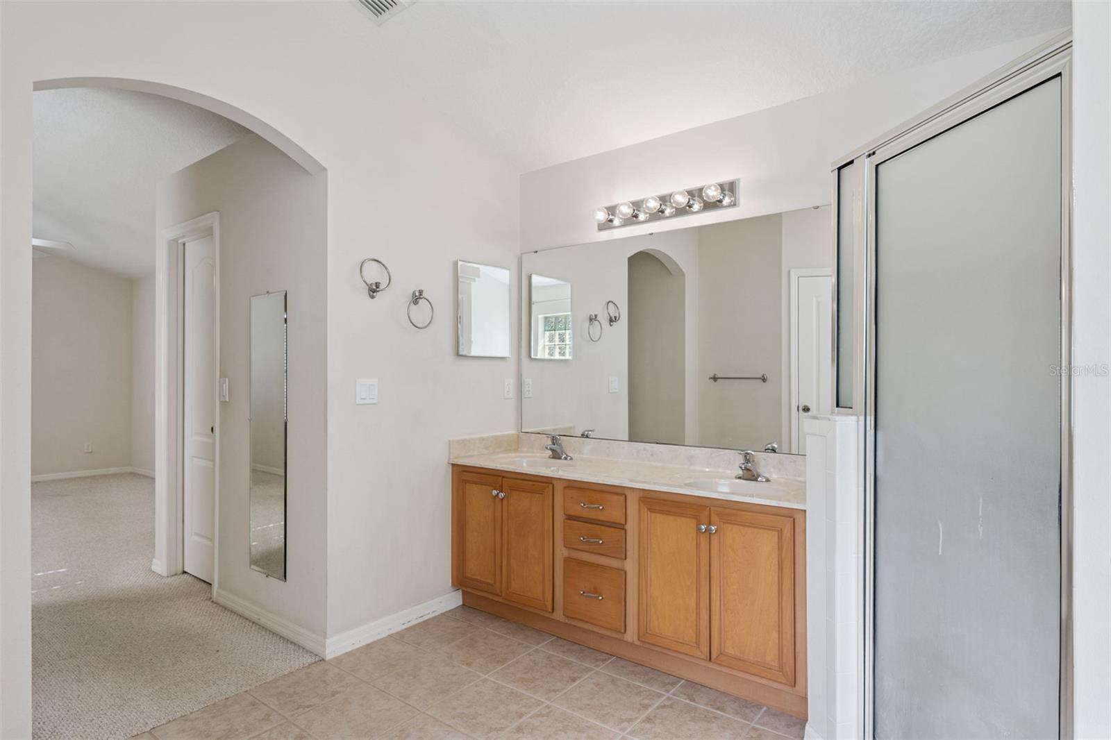 Image 19 of 48 For 827 Princeton Drive