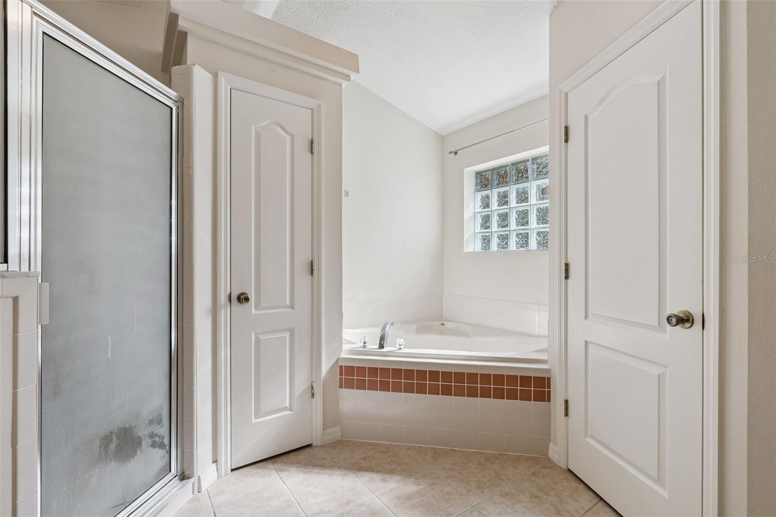 Image 21 of 48 For 827 Princeton Drive