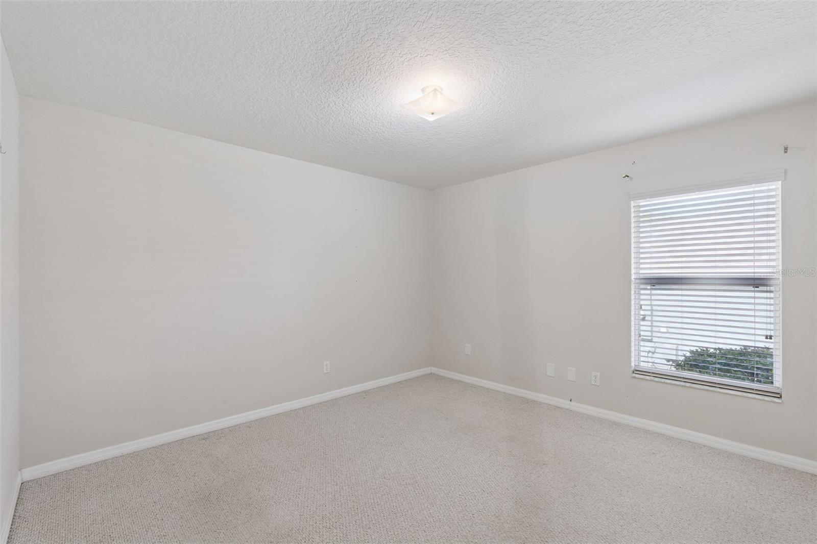 Image 23 of 48 For 827 Princeton Drive