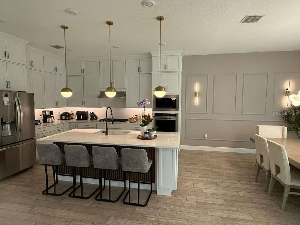 Image 10 of 68 For 10275 Park Estates Avenue