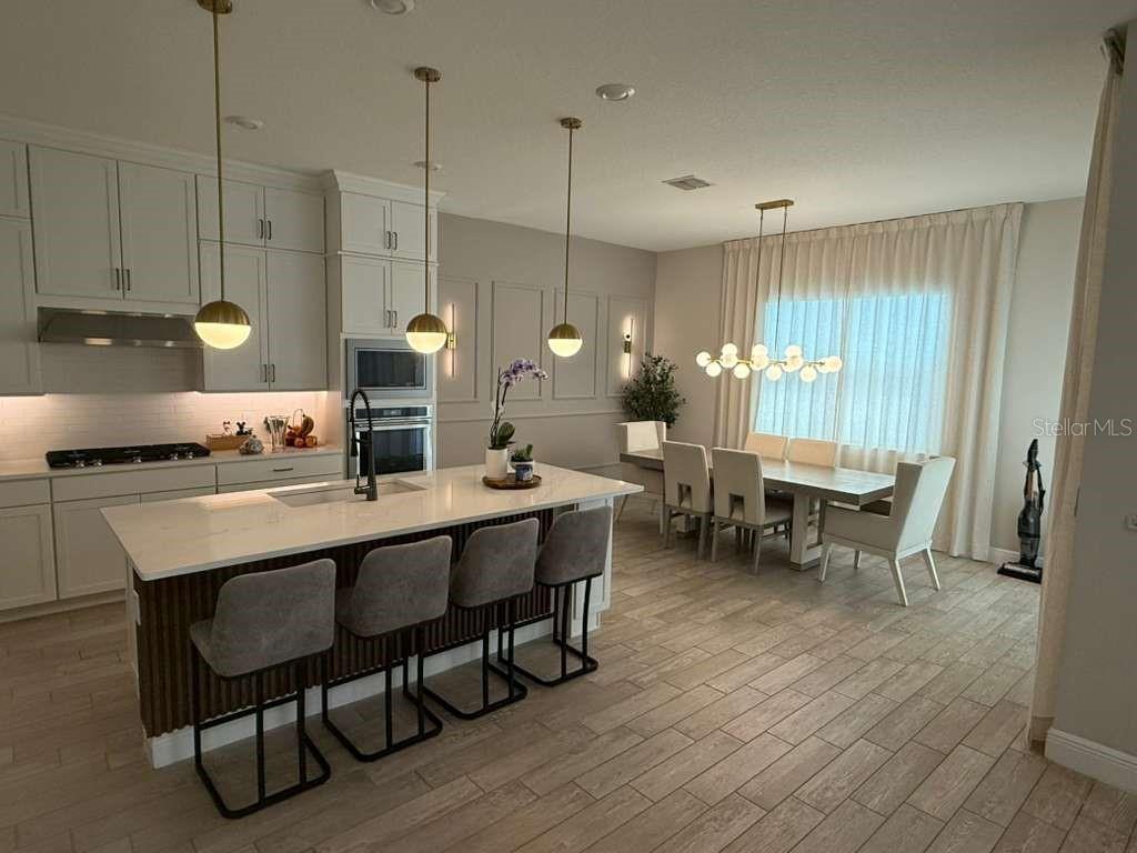 Image 11 of 68 For 10275 Park Estates Avenue