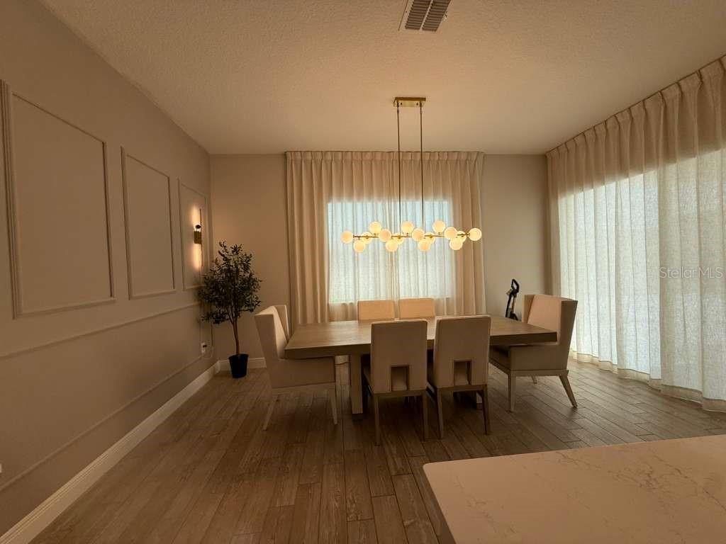 Image 14 of 68 For 10275 Park Estates Avenue