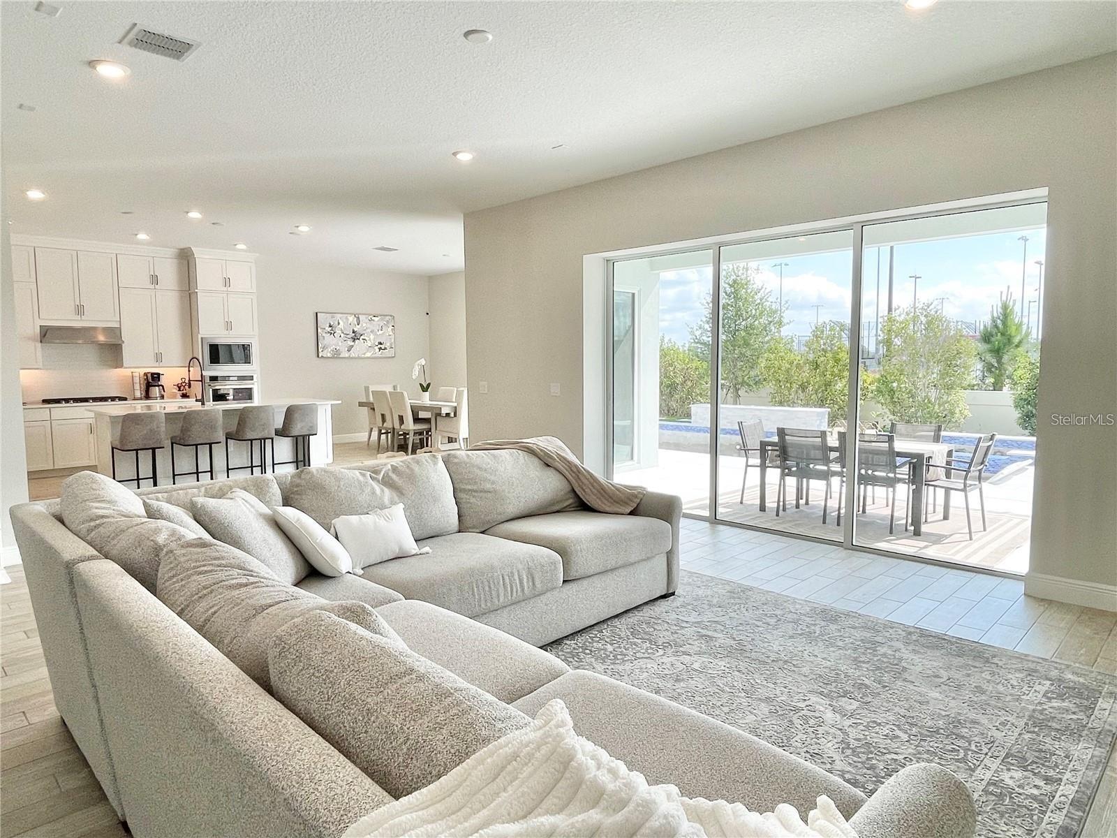 Image 18 of 68 For 10275 Park Estates Avenue