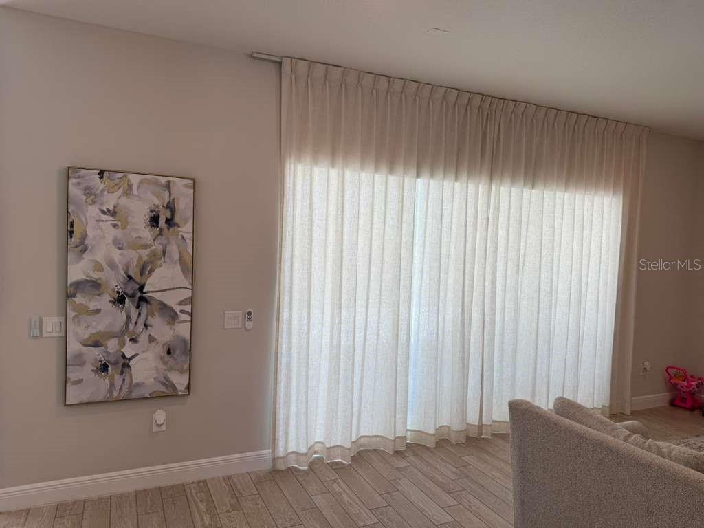 Image 20 of 68 For 10275 Park Estates Avenue