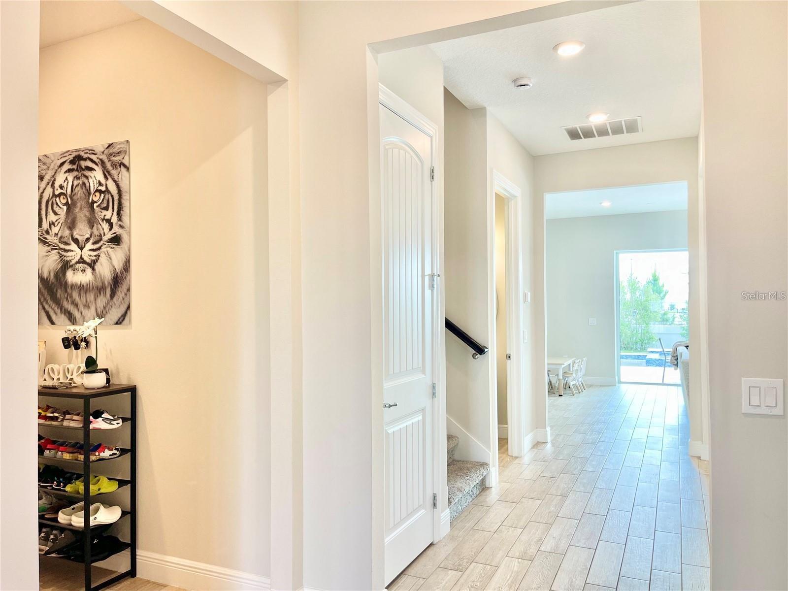 Image 27 of 68 For 10275 Park Estates Avenue