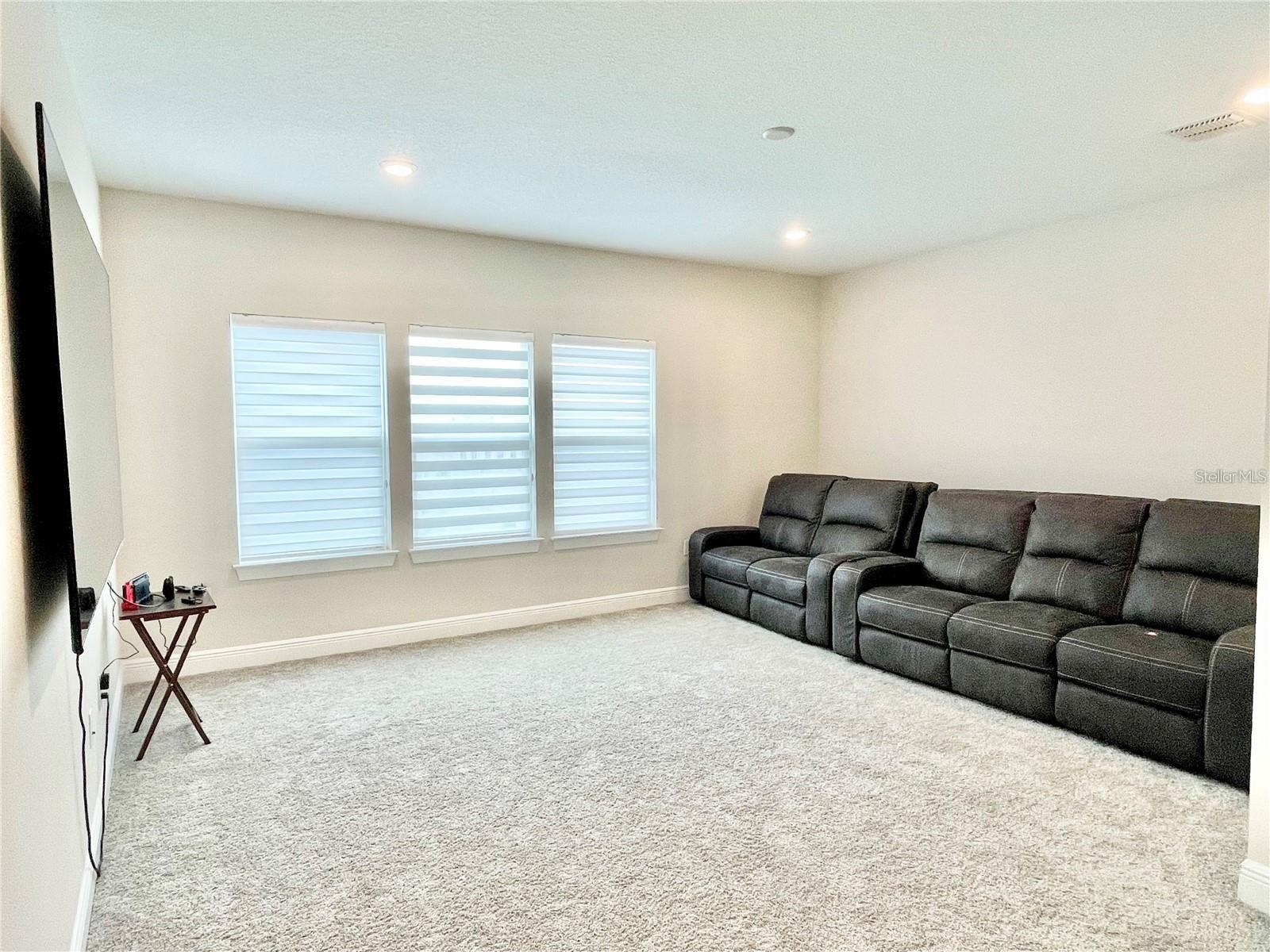 Image 34 of 68 For 10275 Park Estates Avenue