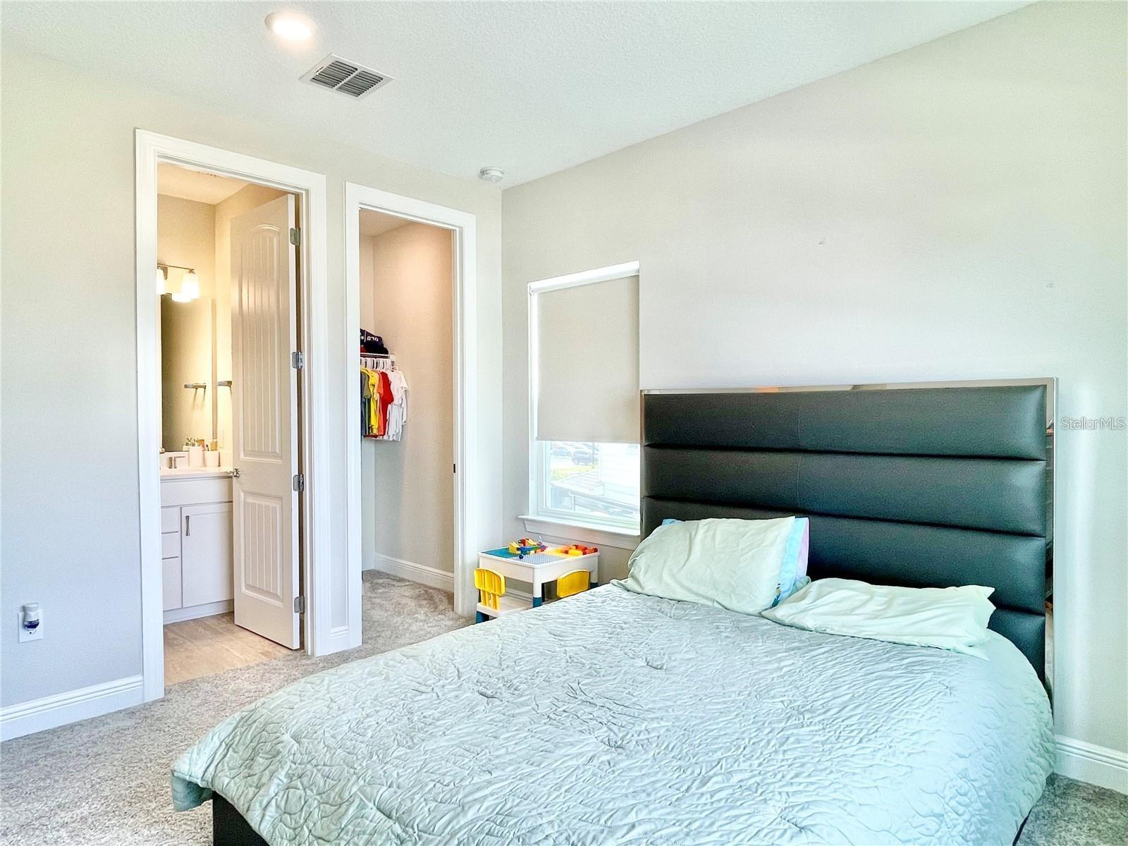 Image 35 of 68 For 10275 Park Estates Avenue