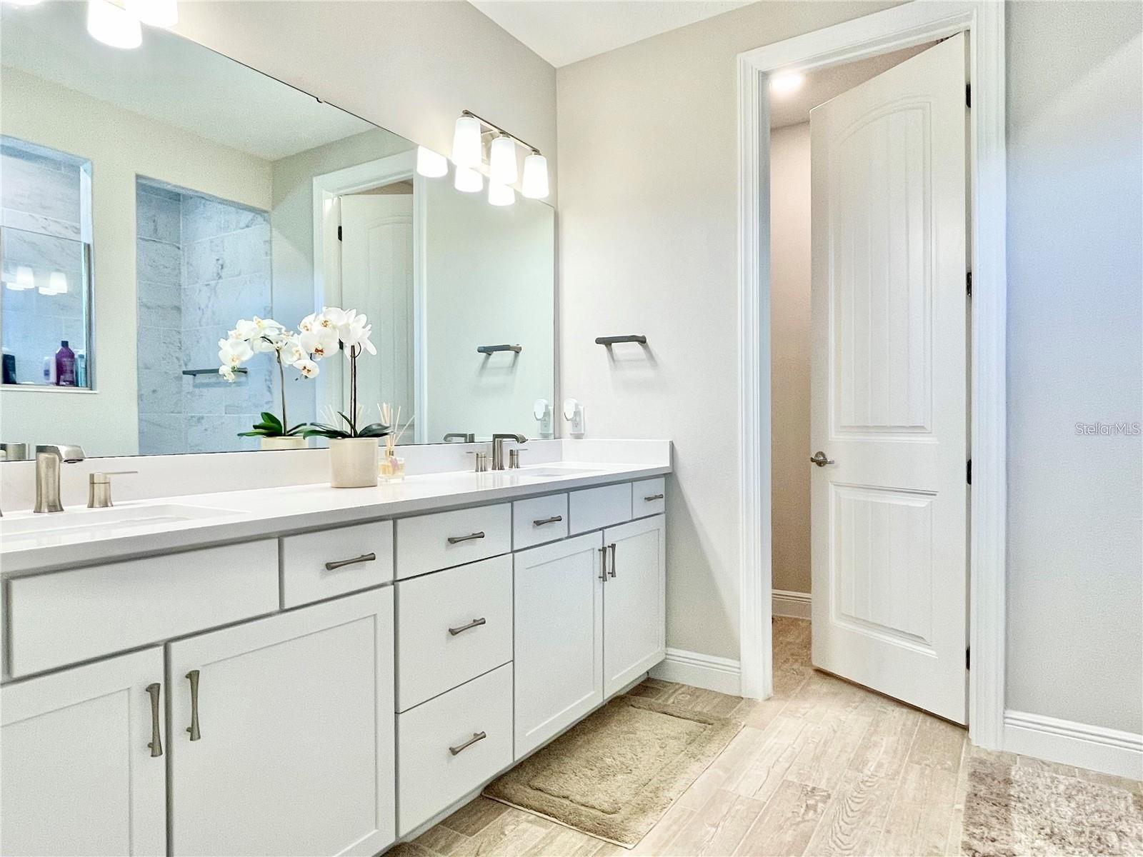 Image 40 of 68 For 10275 Park Estates Avenue