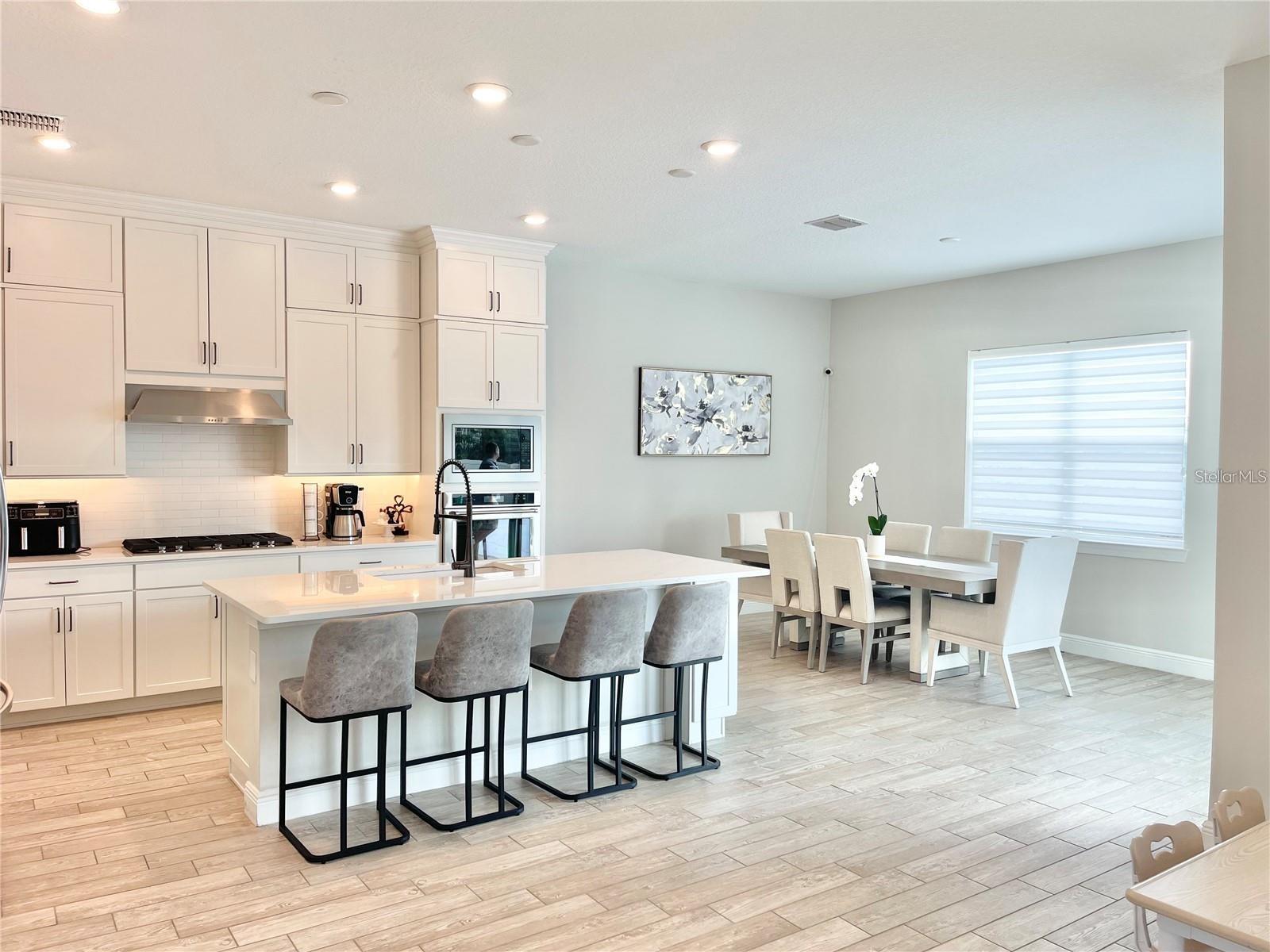 Image 8 of 68 For 10275 Park Estates Avenue