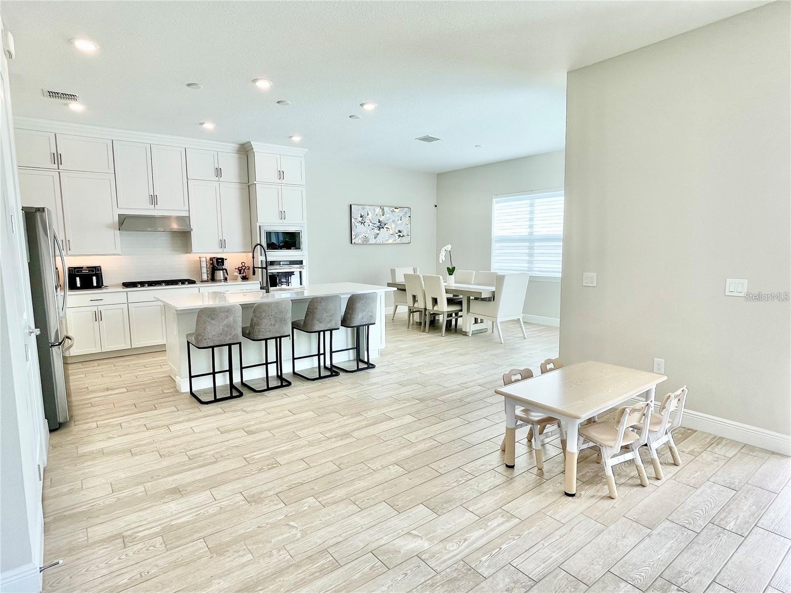 Image 9 of 68 For 10275 Park Estates Avenue