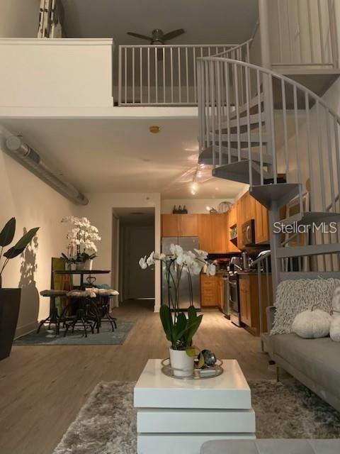 Image 2 of 9 For 150 Robinson Street 8a