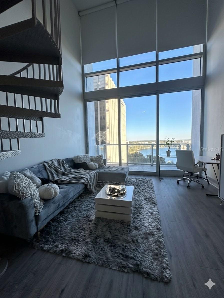 Image 3 of 9 For 150 Robinson Street 8a