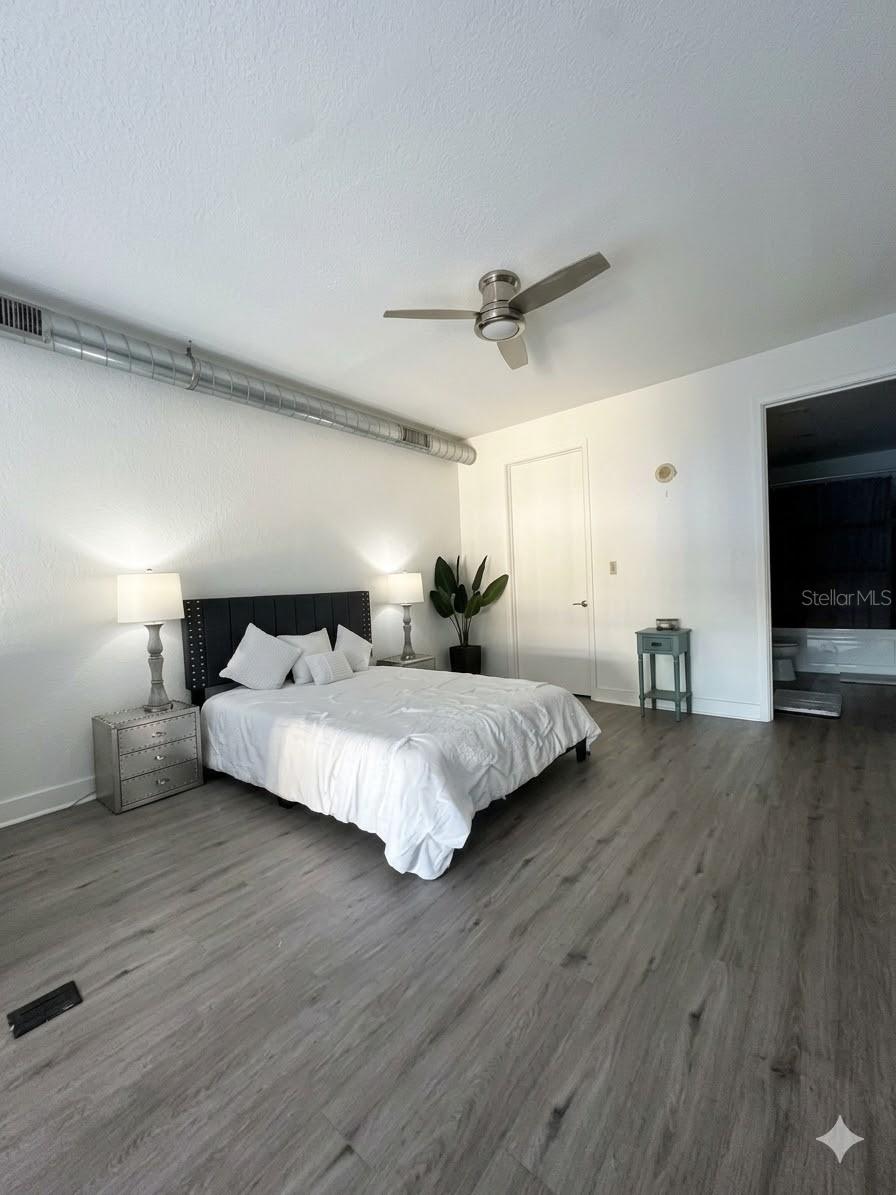 Image 6 of 9 For 150 Robinson Street 8a