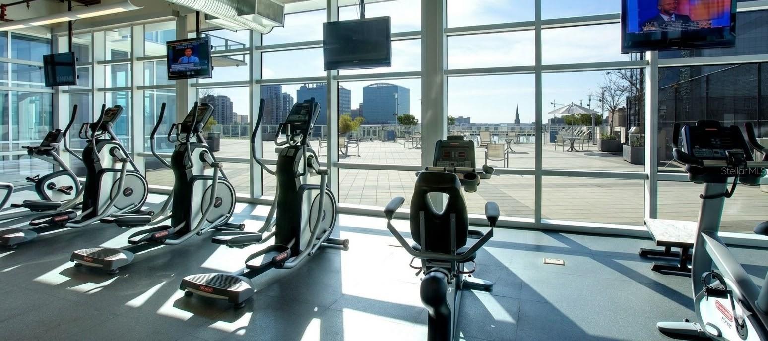 Image 8 of 9 For 150 Robinson Street 8a