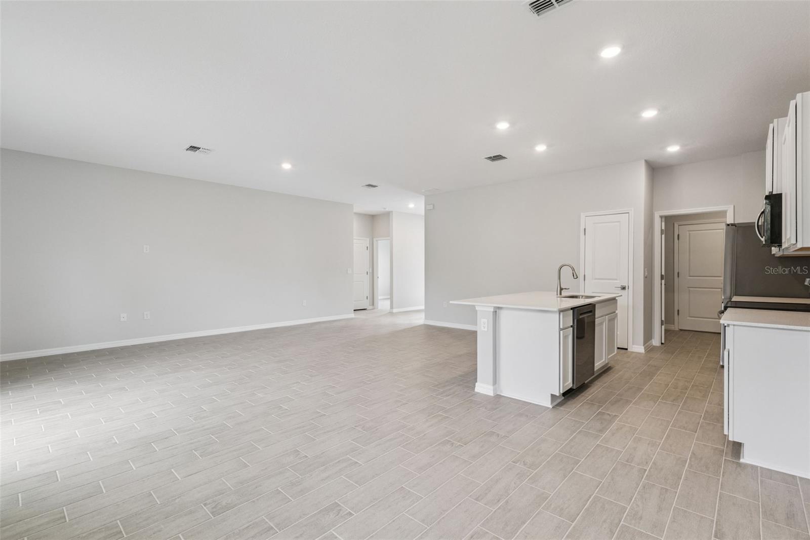 Image 4 of 20 For 393 Marion Oaks Golf Road