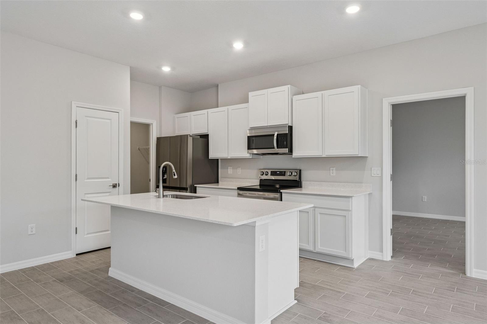 Image 5 of 20 For 393 Marion Oaks Golf Road