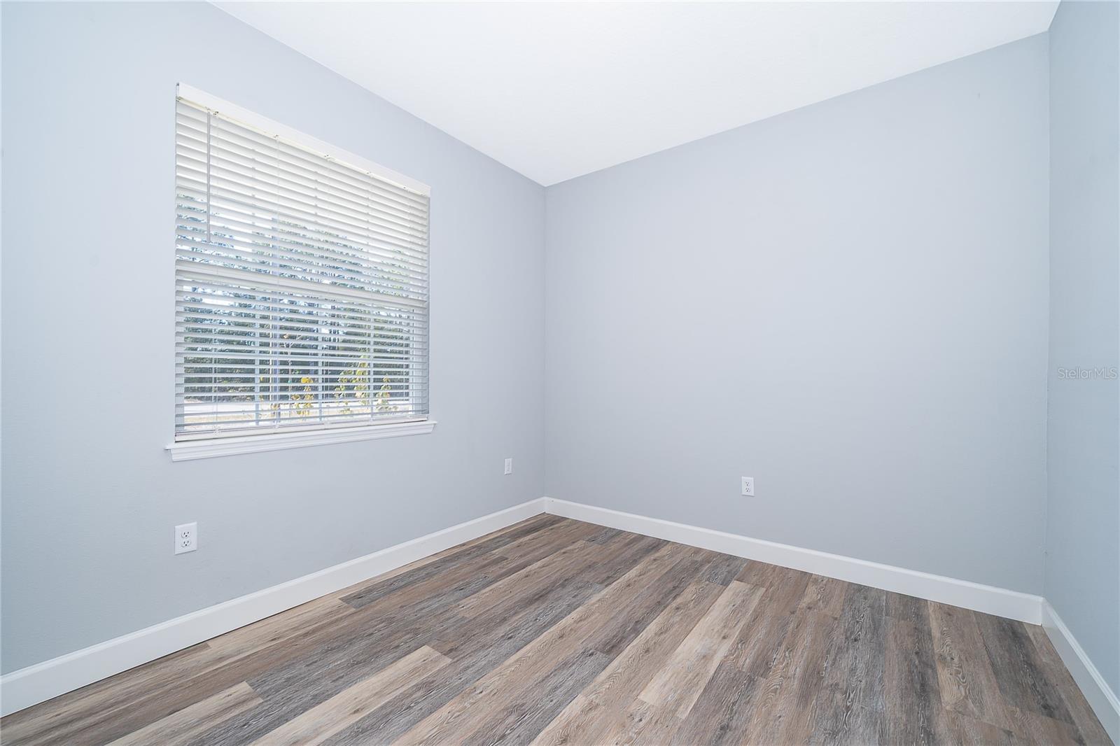 Image 17 of 25 For 180 11 Avenue