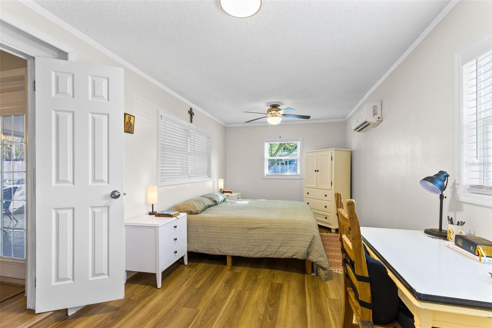 Image 14 of 43 For 2013 Holly Avenue