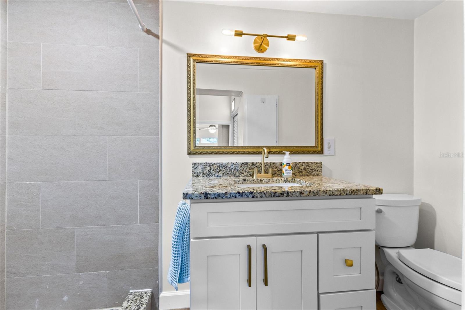 Image 16 of 43 For 2013 Holly Avenue