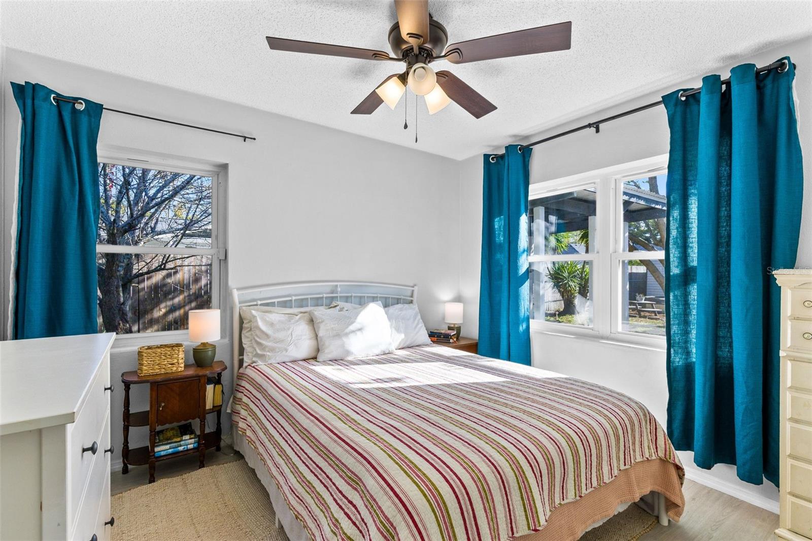 Image 17 of 43 For 2013 Holly Avenue