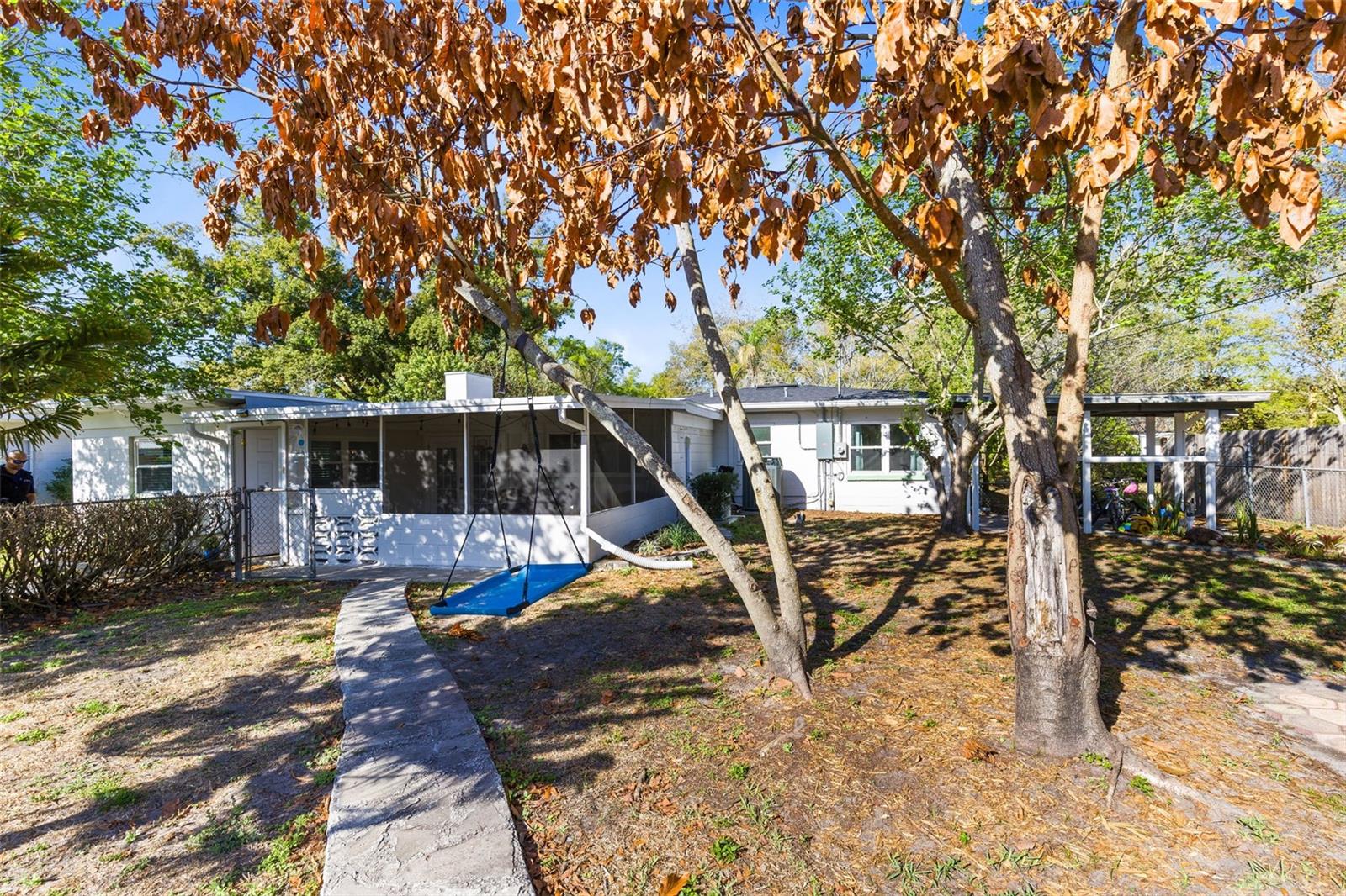 Image 28 of 43 For 2013 Holly Avenue