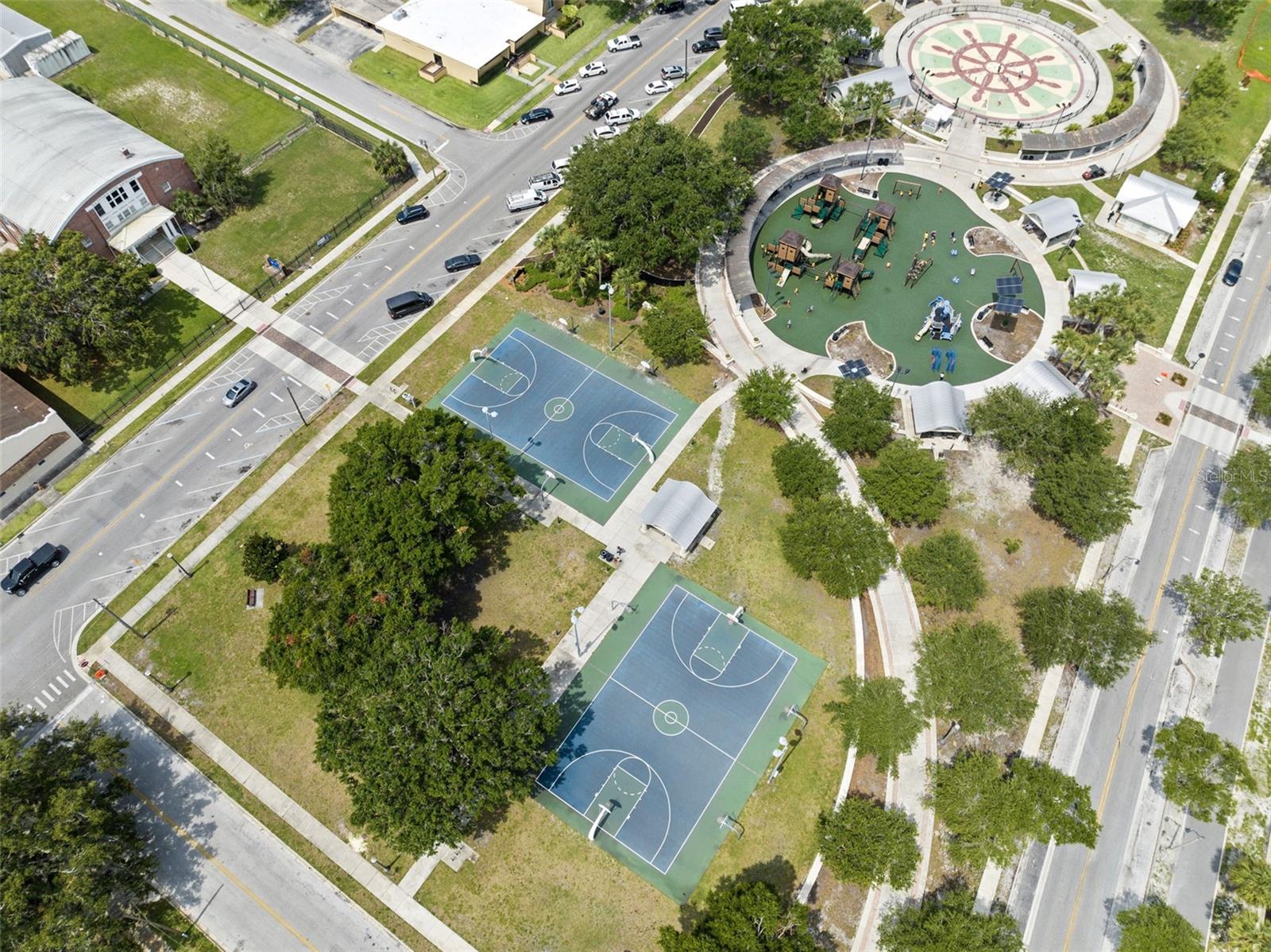 Image 42 of 43 For 2013 Holly Avenue