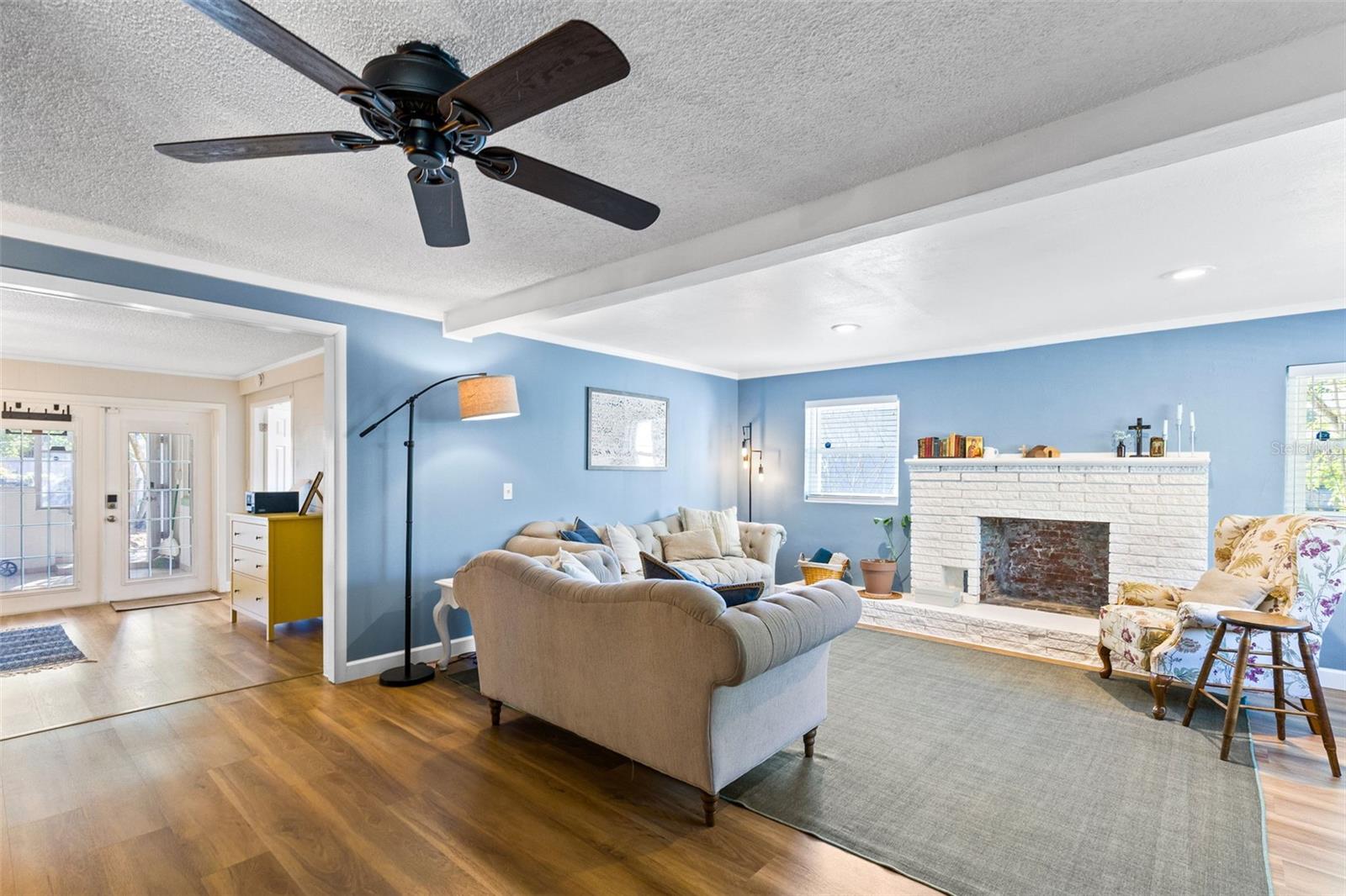 Image 8 of 43 For 2013 Holly Avenue