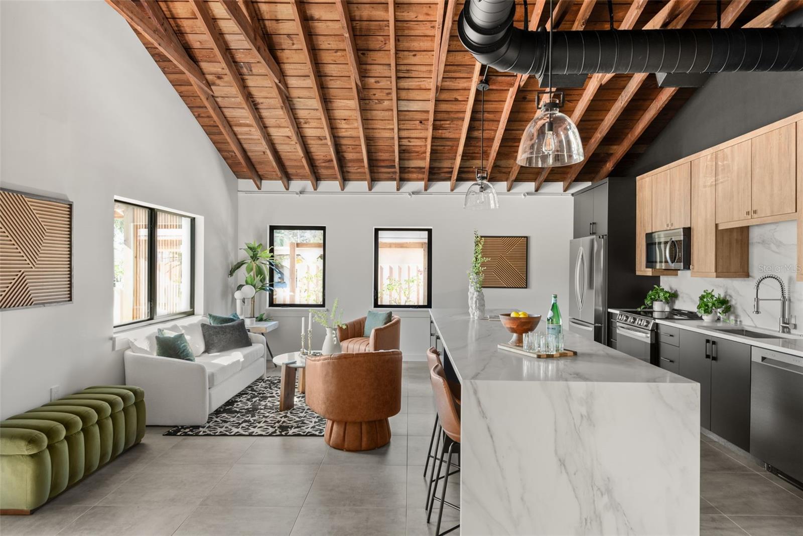 Image 6 of 39 For 870 Carver Street A