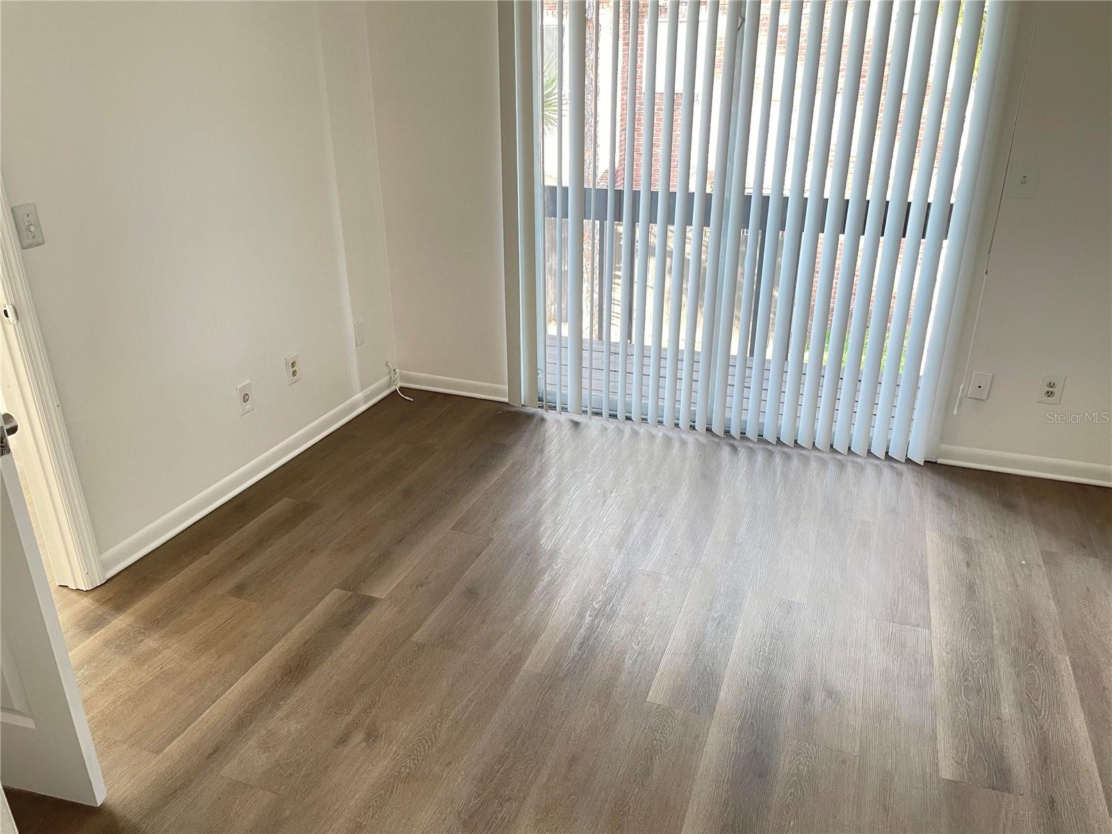 Image 12 of 14 For 2352 Huntington Green Court 7