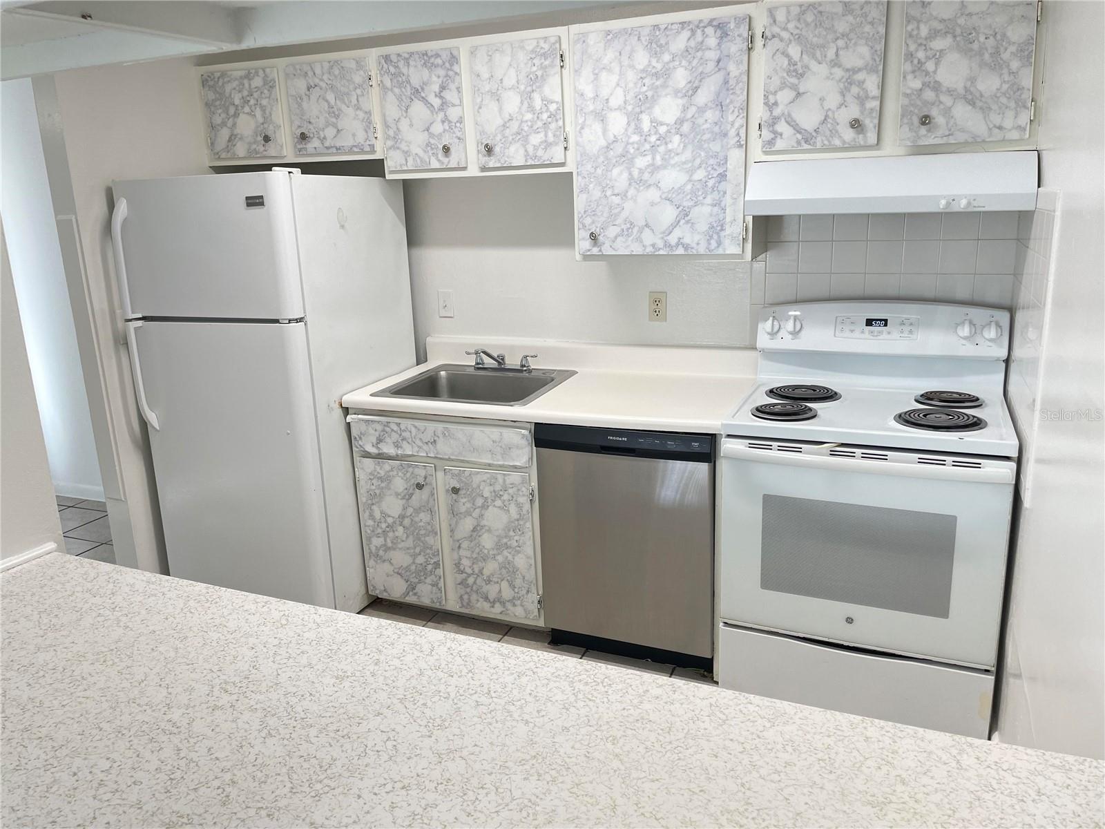 Image 4 of 14 For 2352 Huntington Green Court 7