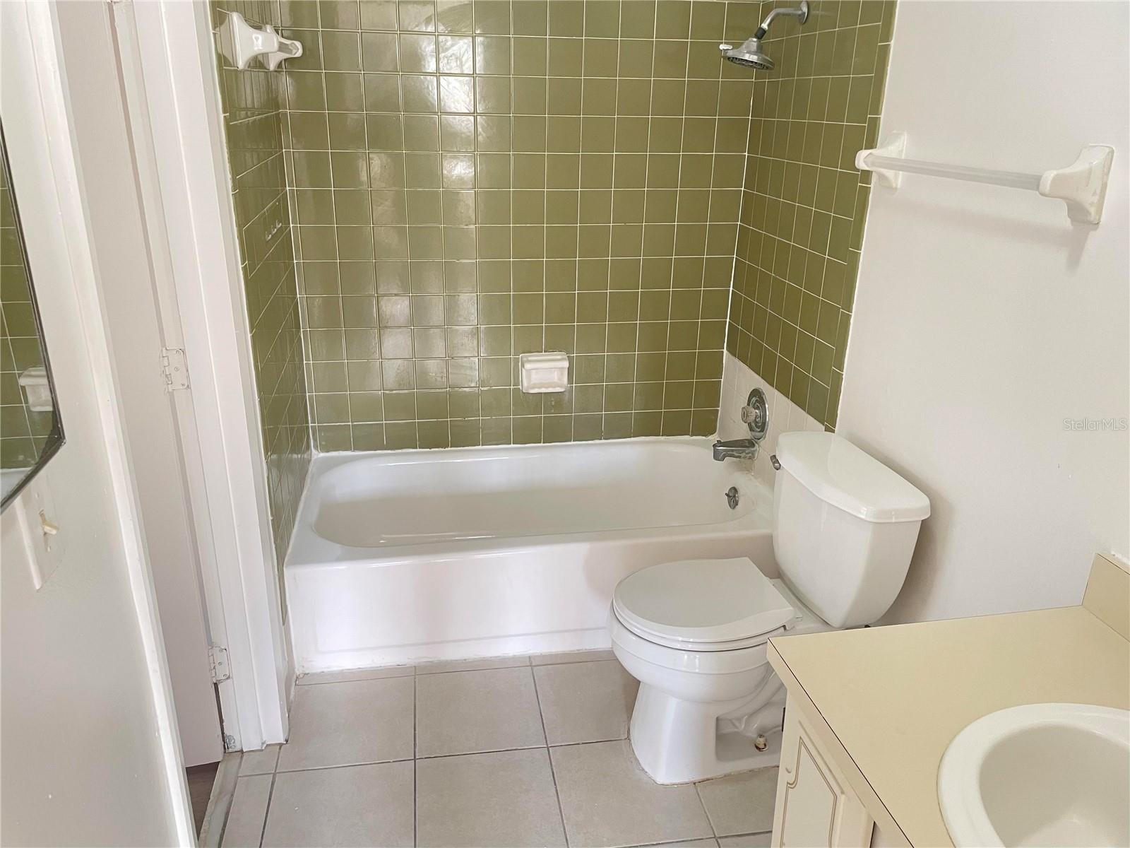 Image 9 of 14 For 2352 Huntington Green Court 7