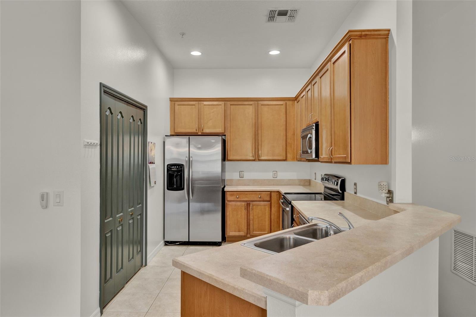 Image 6 of 21 For 529 Climbing Ivy Court C