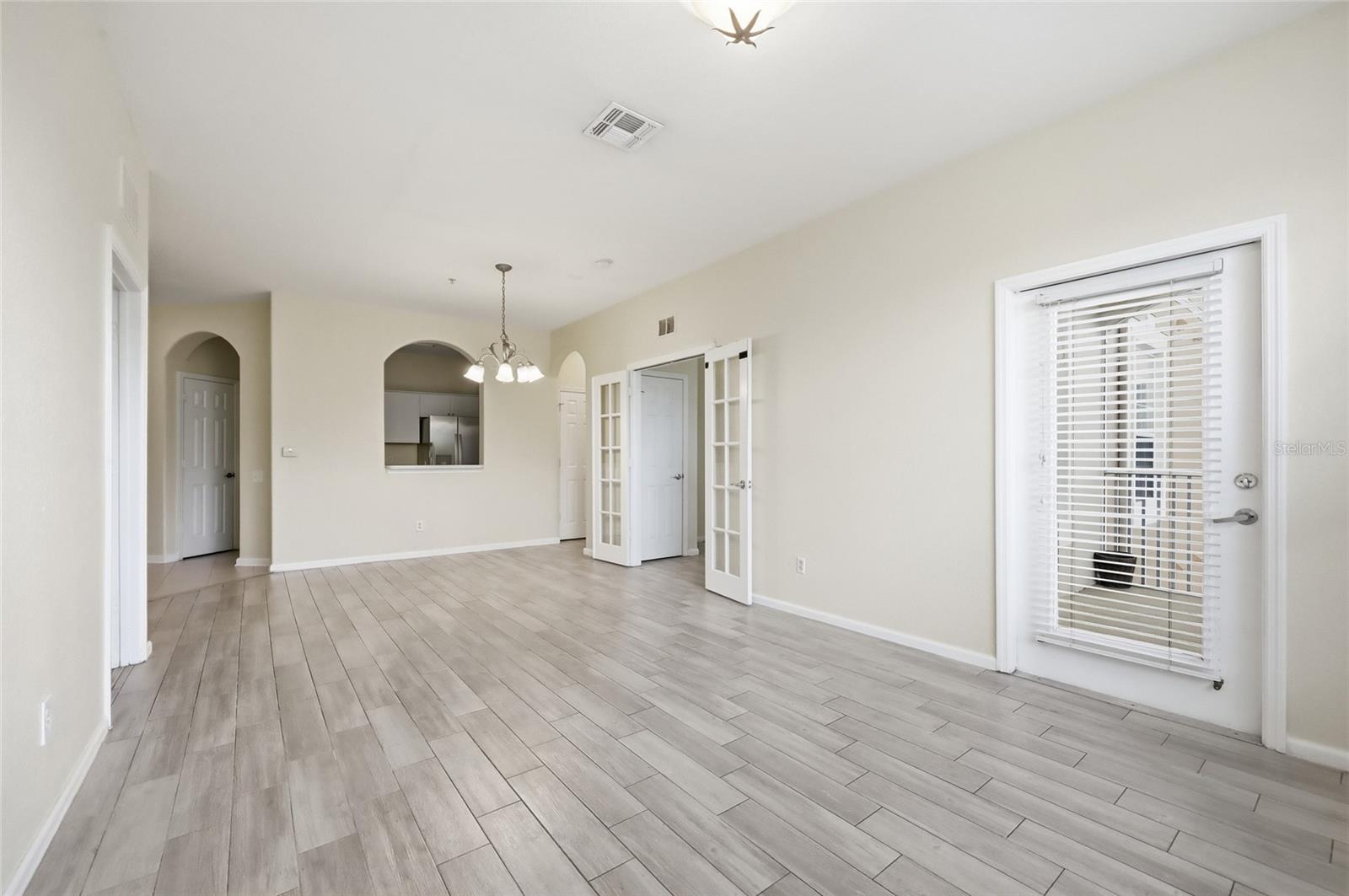 Image 14 of 31 For 6434 Cava Alta Drive 304